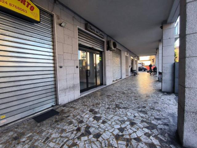 Locale Commerciale in vendita a Dozza, Bologna