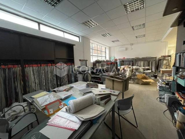 Locale Commerciale in vendita a Casteldebole, Bologna