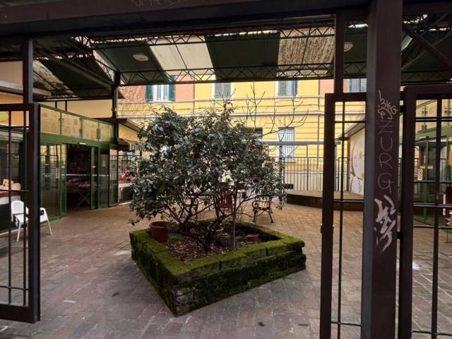 Locale Commerciale in vendita a San Donato-San Vitale, Bologna
