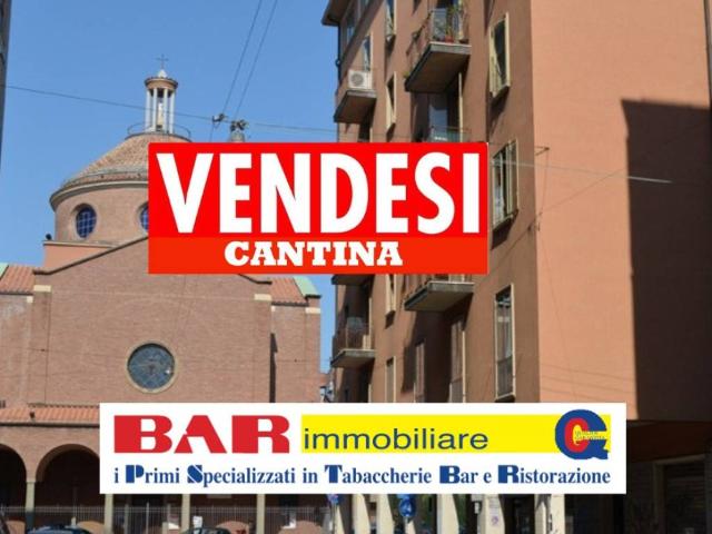 Locale Commerciale in vendita a Santo Stefano, Bologna