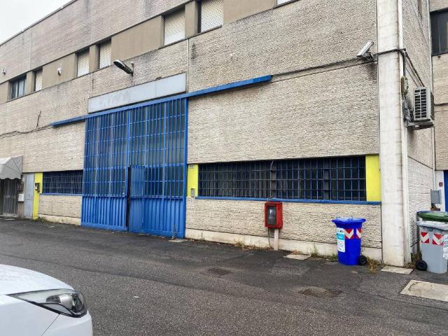 Locale Commerciale in vendita a San Nicolò di Villola, Bologna