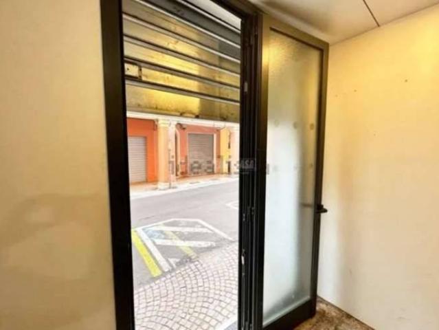 Locale Commerciale in vendita a Santo Stefano, Bologna