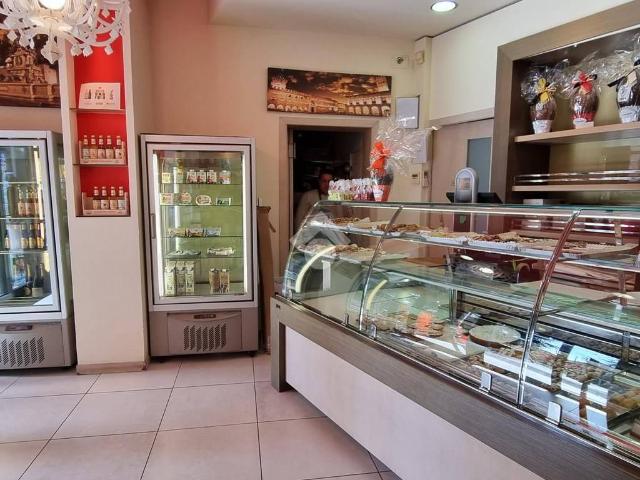 Locale Commerciale in vendita a Dozza, Bologna