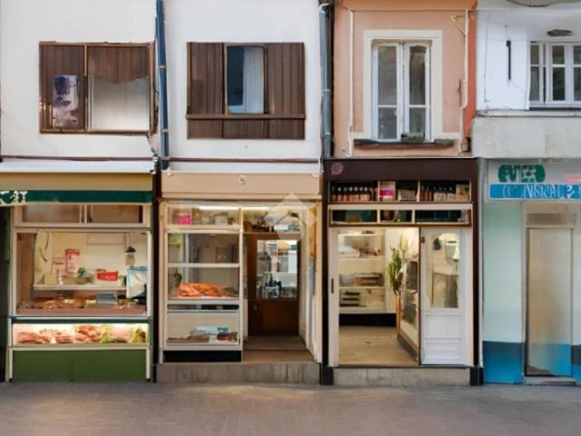 Locale Commerciale in vendita a Boltiere, Lombardia