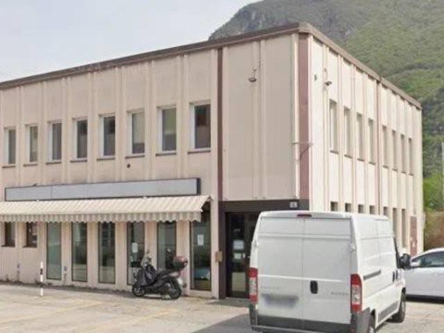 Locale Commerciale in vendita a Oltrisarco-Aslago - Oberau-Haslach, Bolzano - Bozen