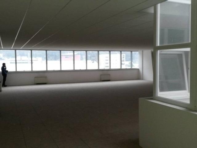 Locale Commerciale in affitto a Oltrisarco-Aslago - Oberau-Haslach, Bolzano - Bozen