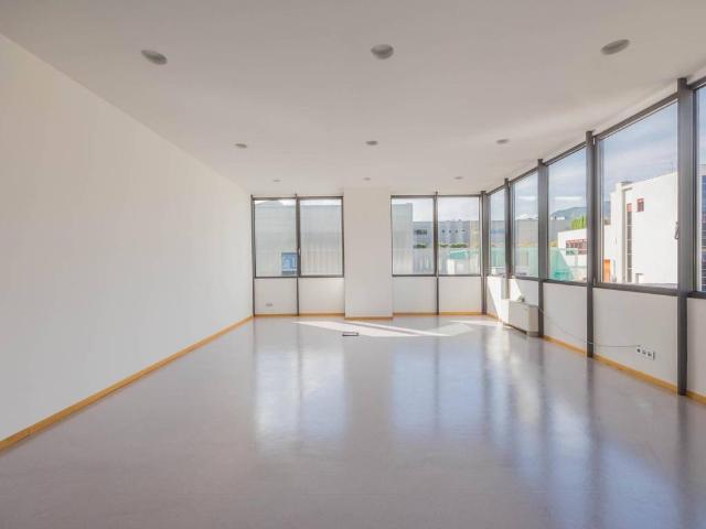 Locale Commerciale in vendita a Oltrisarco-Aslago - Oberau-Haslach, Bolzano - Bozen