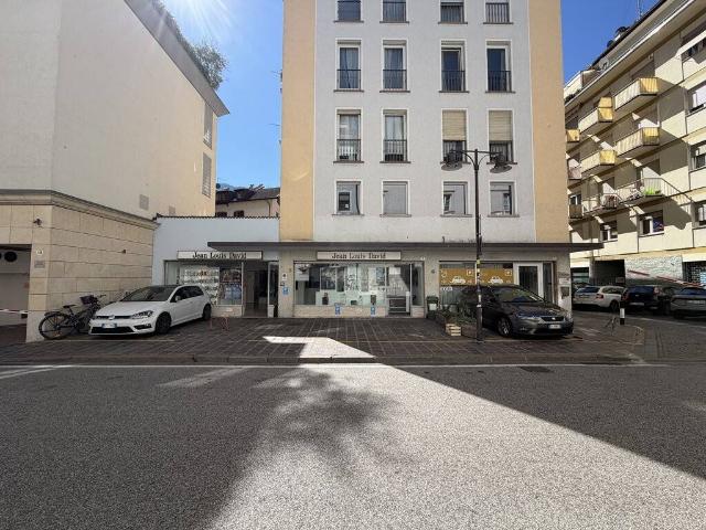 Locale Commerciale in vendita a Centro-Piani-Rencio - Zentrum-Bozner Boden-Rentsch, Bolzano - Bozen