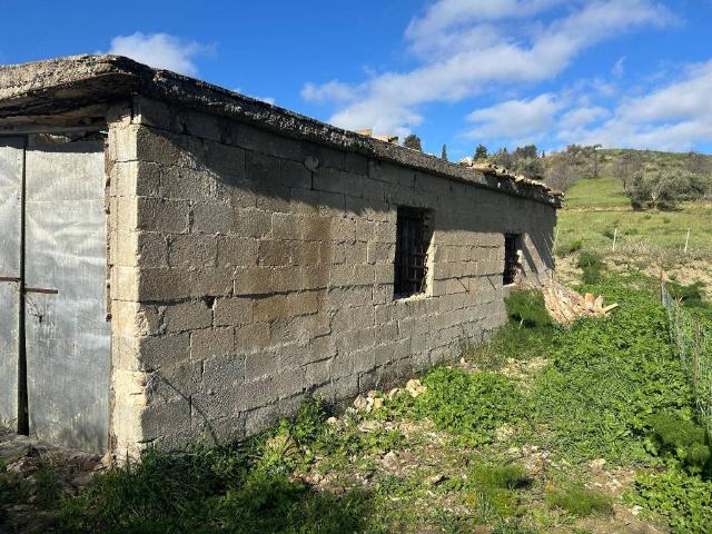 Locale Commerciale in vendita a Bompietro, Sicilia