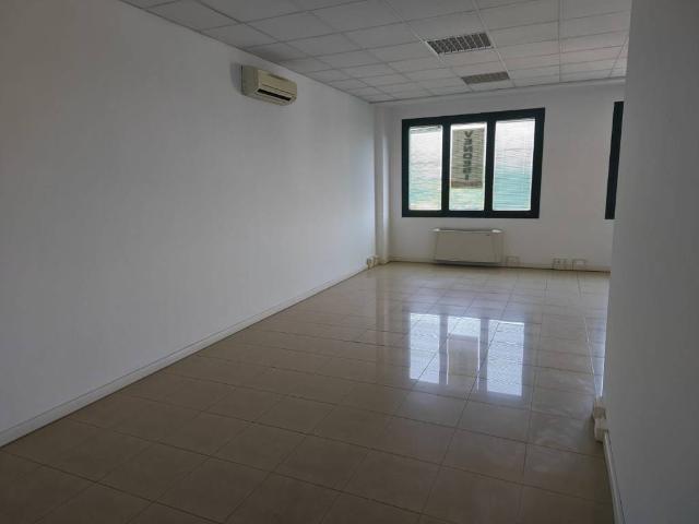 Locale Commerciale in vendita a Unione dei comuni del Sorbara, Bomporto