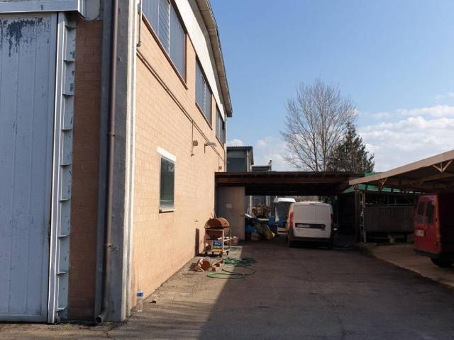 Locale Commerciale in vendita a Unione dei comuni del Sorbara, Bomporto