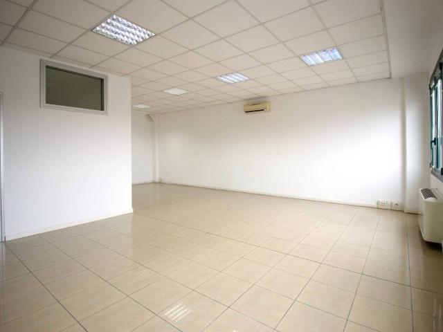 Locale Commerciale in vendita a Unione dei comuni del Sorbara, Bomporto