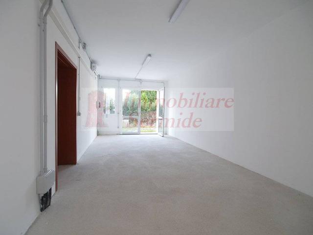 Locale Commerciale in vendita a Unione Alto Ferrarese, Bondeno
