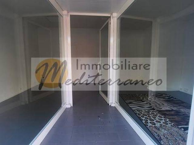 Locale Commerciale in vendita a Bordighera, Liguria