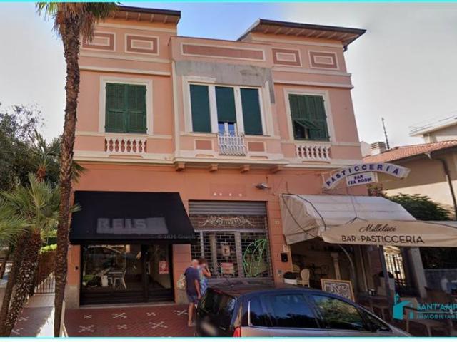 Locale Commerciale in vendita a Bordighera, Liguria