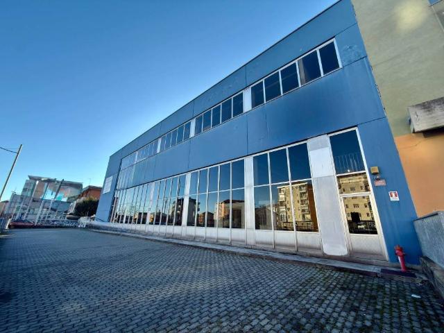 Locale Commerciale in vendita a Piemonte, Torino