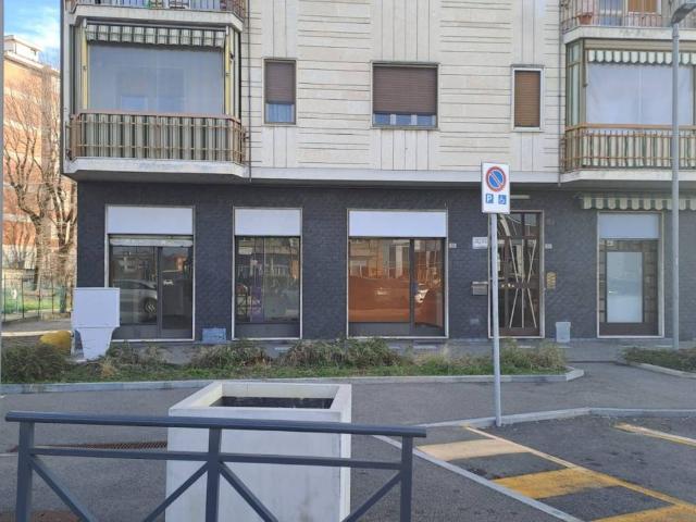 Locale Commerciale in vendita a Piemonte, Torino