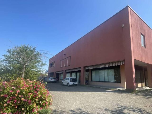 Locale Commerciale in vendita a Borghetto Lodigiano, Lombardia