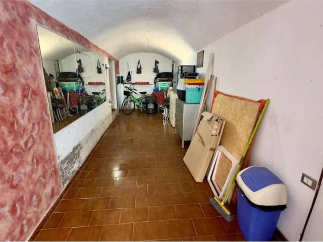 Locale Commerciale in vendita a Borghetto Santo Spirito, Liguria