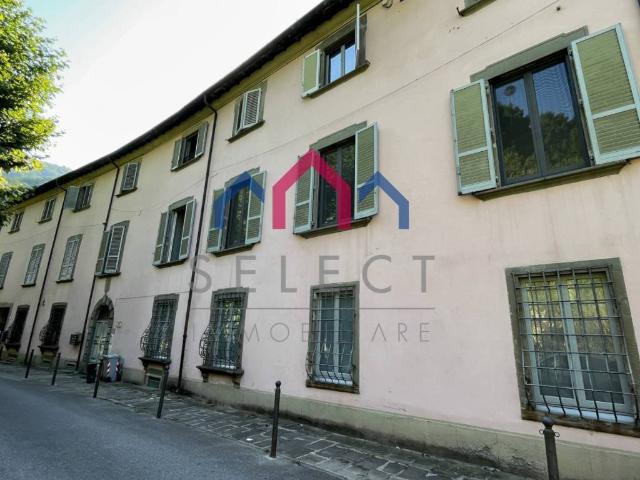 Locale Commerciale in vendita a Unione dei comuni Media Valle del Serchio, Borgo A Mozzano