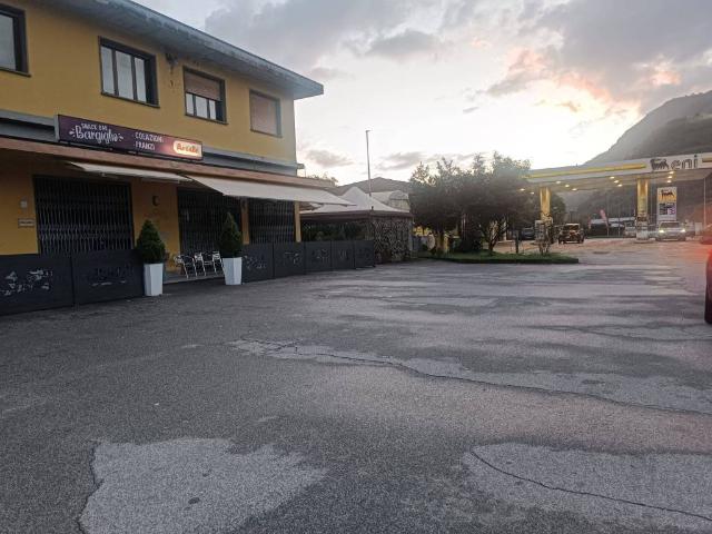 Locale Commerciale in vendita a Unione dei comuni Media Valle del Serchio, Borgo A Mozzano