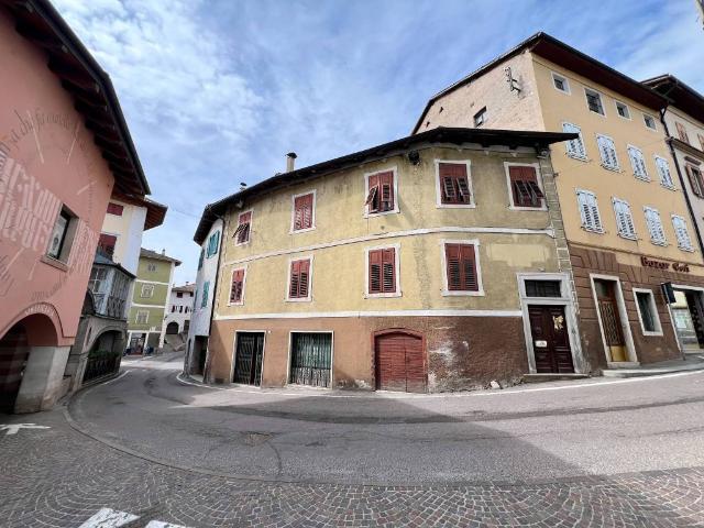 Locale Commerciale in vendita a Comunità della Val di Non, Fondo