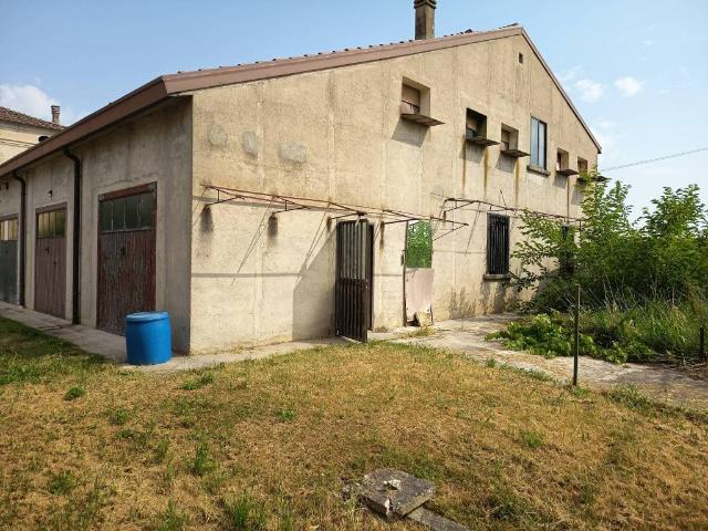 Locale Commerciale in vendita a Borgo Mantovano, Pieve Di Coriano