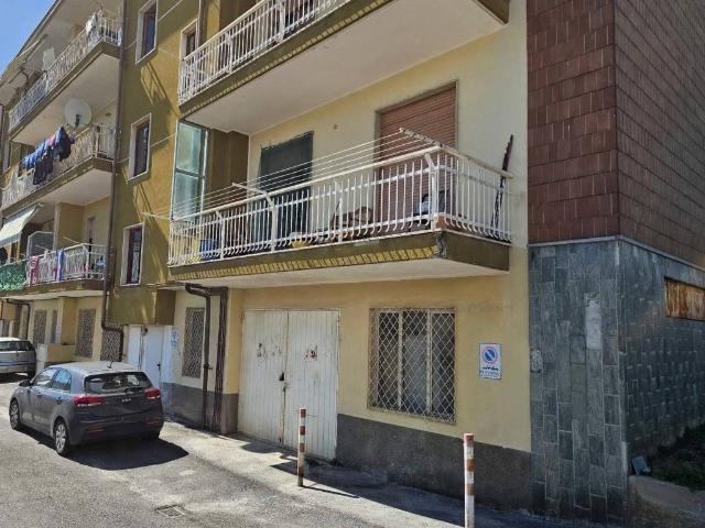 Locale Commerciale in vendita a Borgo San Dalmazzo, Cuneo