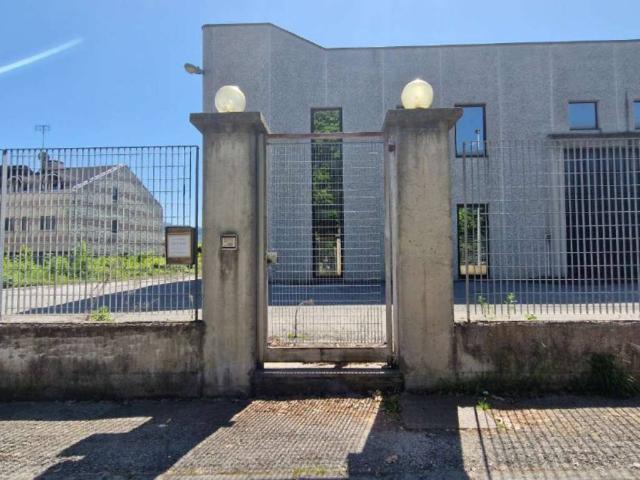 Locale Commerciale in vendita a Piemonte, Cuneo