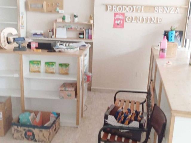 Locale Commerciale in vendita a Piemonte, Cuneo