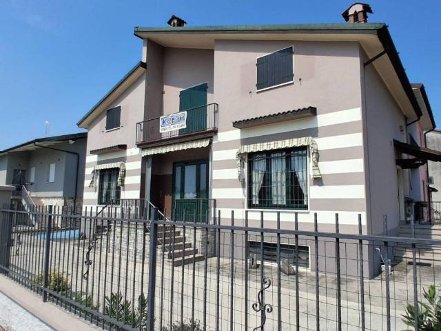 Locale Commerciale in vendita a Borgo San Giacomo, Lombardia