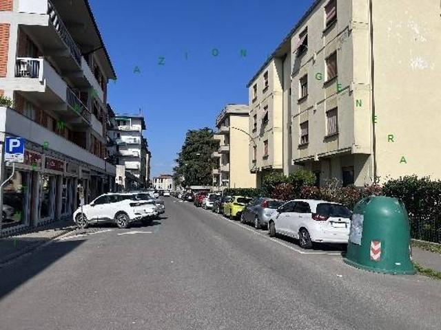 Locale Commerciale in vendita a Borgo San Lorenzo, Toscana