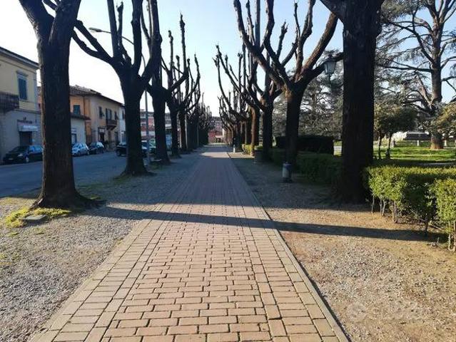 Locale Commerciale in vendita a Borgo San Lorenzo, Toscana