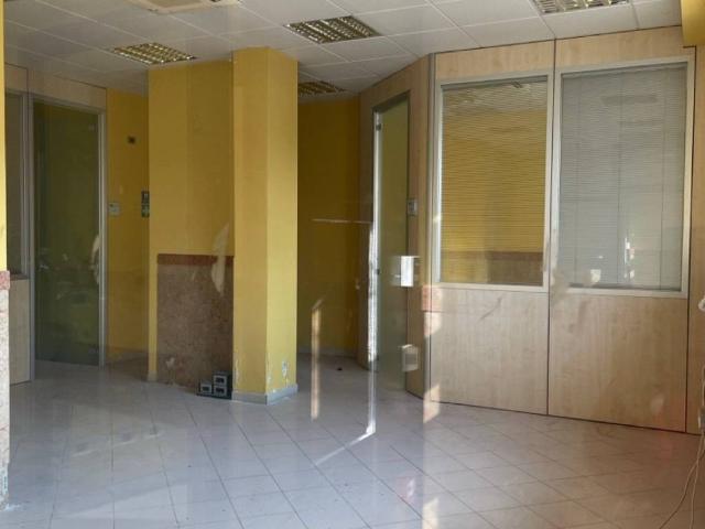 Locale Commerciale in vendita a Piemonte, Alessandria