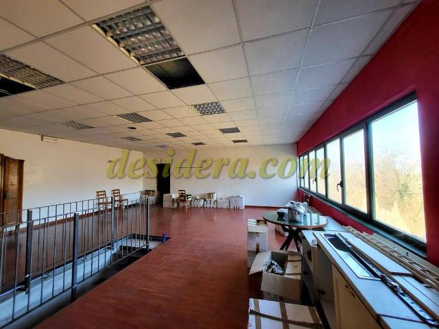 Locale Commerciale in vendita a Piemonte, Novara
