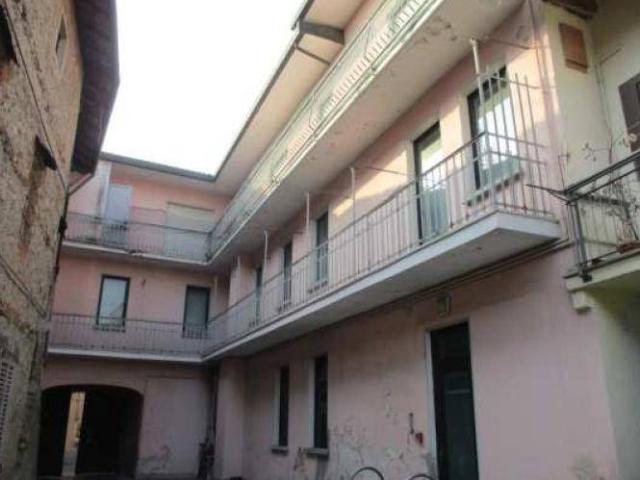 Locale Commerciale in vendita a Piemonte, Novara