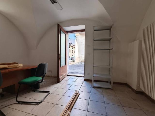 Locale Commerciale in vendita a Comunità Valsugana e Tesino, Borgo Valsugana
