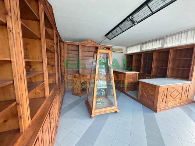Locale Commerciale in vendita a Comunità Valsugana e Tesino, Borgo Valsugana