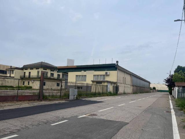 Locale Commerciale in vendita a Piemonte, Vercelli