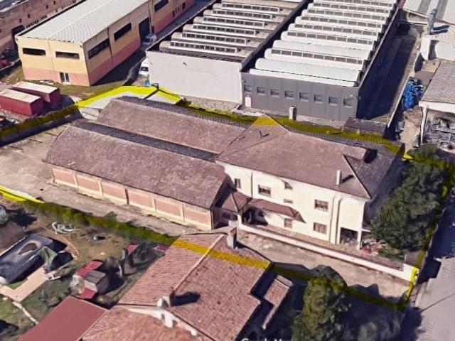 Locale Commerciale in vendita a Borgo Virgilio, Cerese