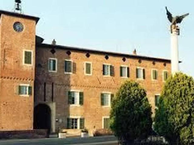 Locale Commerciale in vendita a Borgonovo Val Tidone, Reggio Emilia