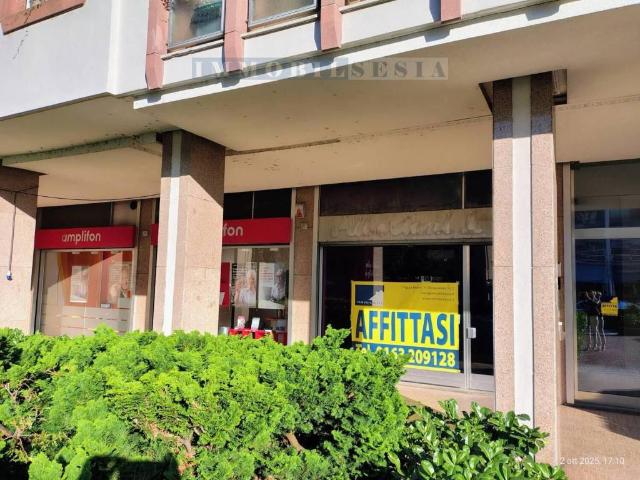 Locale Commerciale in vendita a Cellio con Breia, Piemonte
