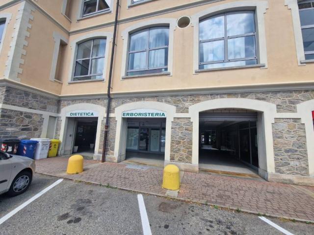 Locale Commerciale in vendita a Cellio con Breia, Piemonte