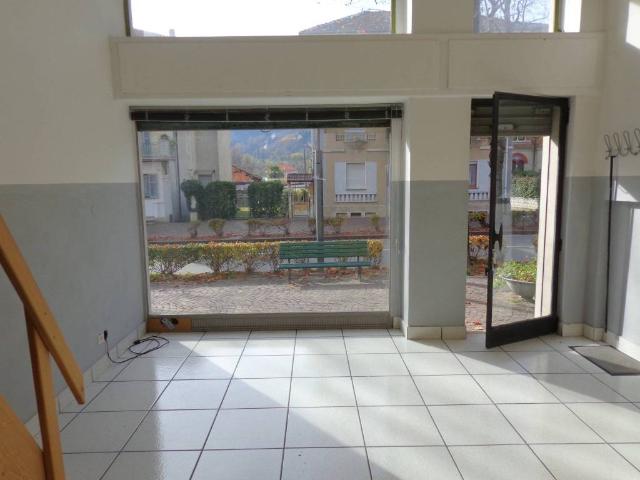 Locale Commerciale in vendita a Cellio con Breia, Piemonte
