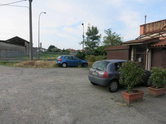 Locale Commerciale in vendita a Bornasco, Lombardia