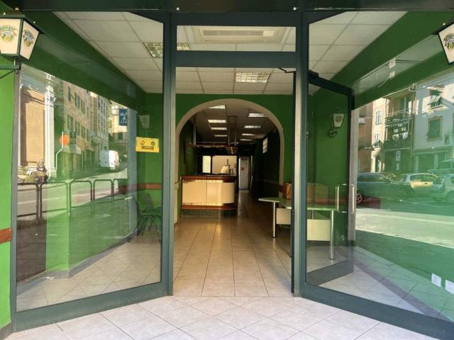 Locale Commerciale in vendita a Pianazzo, Borzonasca