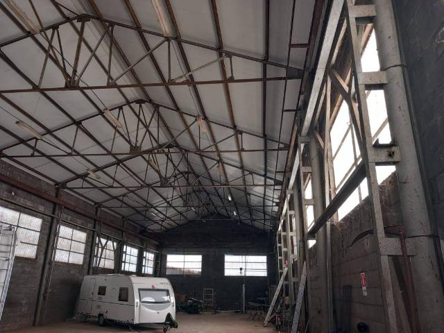 Locale Commerciale in vendita a Piemonte, Alessandria