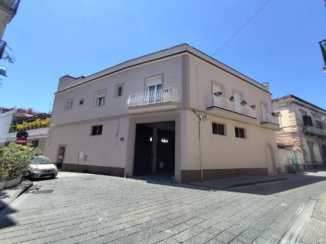 Locale Commerciale in vendita a Boscoreale, Campania