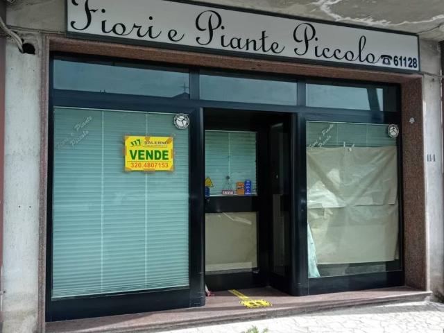 Locale Commerciale in vendita a Calabria, Reggio Calabria
