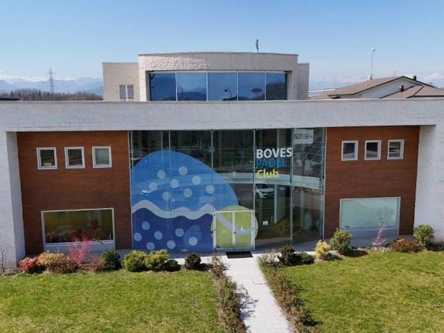 Locale Commerciale in vendita a Piemonte, Cuneo